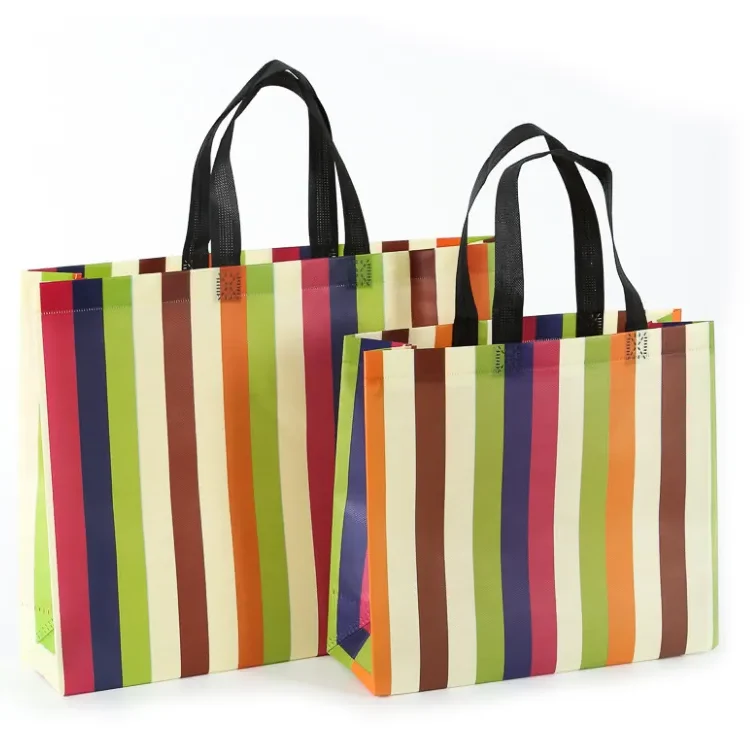 BOLSAS DE TNT LAMINADO CON IMPRESION RAYAS VERTICALES