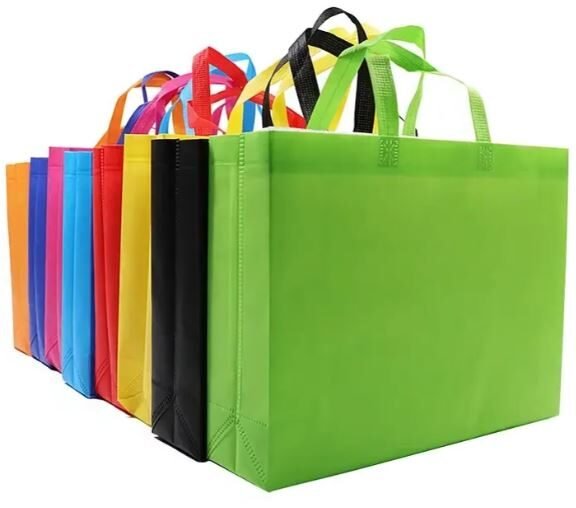 SET DE BOLSAS DE TNT SIN IMPRESION VARIOS COLORES